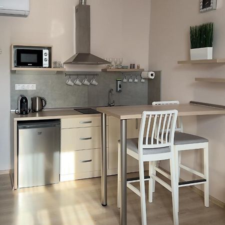 Anova Apartman Gyula Eksteriør billede